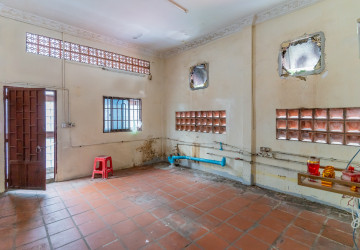 138 Sqm Retail Space For Rent - Chakto Mukh, Phnom Penh thumbnail