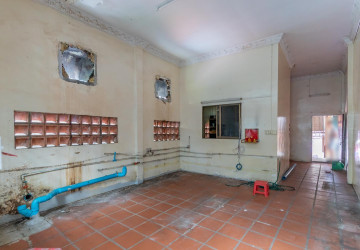 138 Sqm Retail Space For Rent - Chakto Mukh, Phnom Penh thumbnail