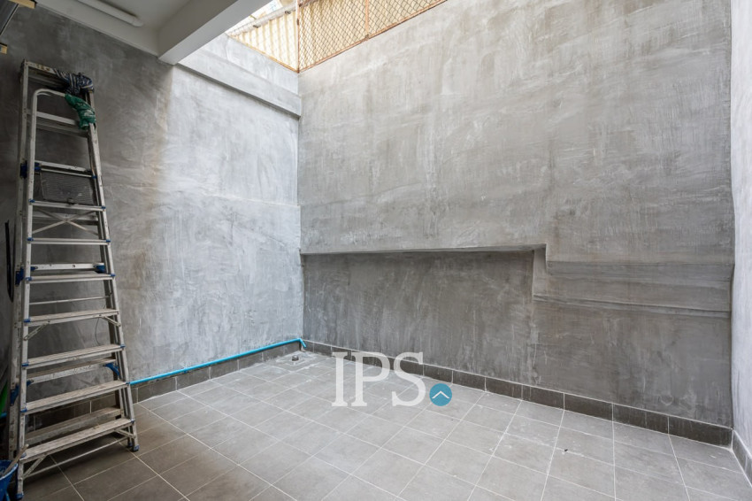 92 Sqm Retail and 4 Units Apartment For Rent - BKK1, Phnom Penh