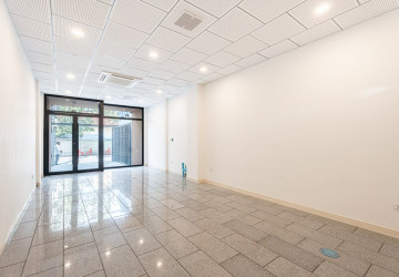 92 Sqm Retail and 4 Units Apartment For Rent - BKK1, Phnom Penh thumbnail