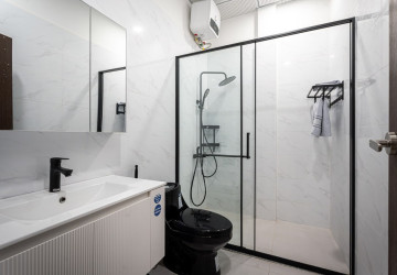 92 Sqm Retail and 4 Units Apartment For Rent - BKK1, Phnom Penh thumbnail