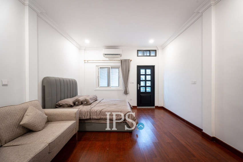 92 Sqm Retail and 4 Units Apartment For Rent - BKK1, Phnom Penh