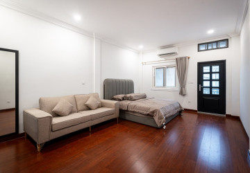 92 Sqm Retail and 4 Units Apartment For Rent - BKK1, Phnom Penh thumbnail