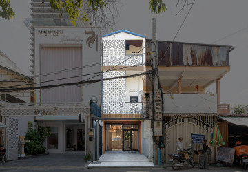 92 Sqm Retail and 4 Units Apartment For Rent - BKK1, Phnom Penh thumbnail