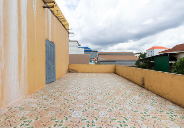 6 Bedroom House For Rent - Sala Kamruek, Siem Reap thumbnail