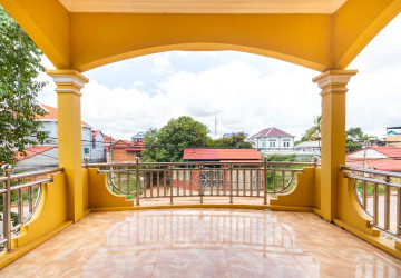 6 Bedroom House For Rent - Sala Kamruek, Siem Reap thumbnail