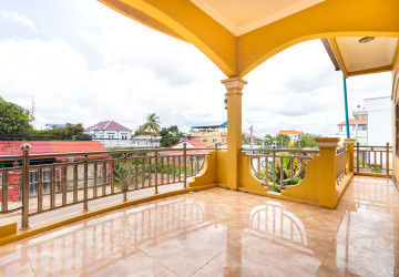 6 Bedroom House For Rent - Sala Kamruek, Siem Reap thumbnail