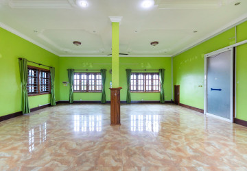 6 Bedroom House For Rent - Sala Kamruek, Siem Reap thumbnail