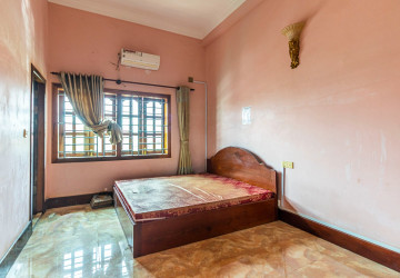 6 Bedroom House For Rent - Sala Kamruek, Siem Reap thumbnail
