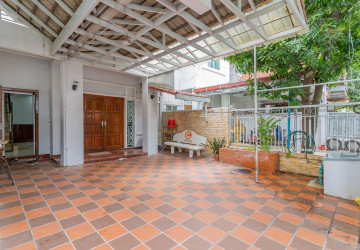 4 Bedroom Villa For Rent - Bassac Garden City, Tonle Bassac, Phnom Penh thumbnail