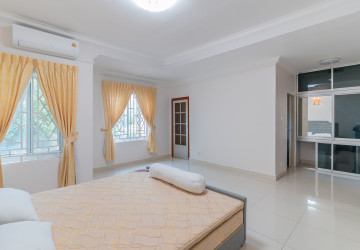 4 Bedroom Villa For Rent - Bassac Garden City, Tonle Bassac, Phnom Penh thumbnail