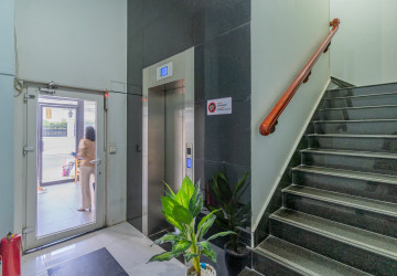 1 Bedroom Serviced Apartment For Rent - BKK1, Phnom Penh thumbnail