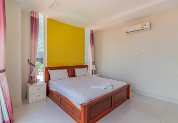 1 Bedroom Serviced Apartment For Rent - BKK1, Phnom Penh thumbnail