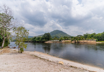 4,051 Sqm Land For Sale - Along Preaek Tuek Chu, Kampot Province thumbnail