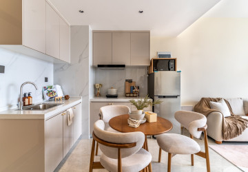 1 Bedroom Condo For Rent - The Pinnacle, Tonle Bassac, Phnom Penh thumbnail