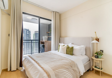 1 Bedroom Condo For Rent - The Pinnacle, Tonle Bassac, Phnom Penh thumbnail