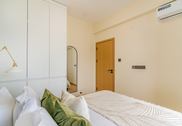 1 Bedroom Condo For Rent - The Pinnacle, Tonle Bassac, Phnom Penh thumbnail