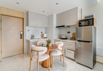 1 Bedroom Condo For Rent - The Pinnacle, Tonle Bassac, Phnom Penh thumbnail