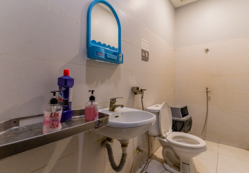 400 Sqm Retail Space For Rent - Beoung Raing, Phnom Penh thumbnail