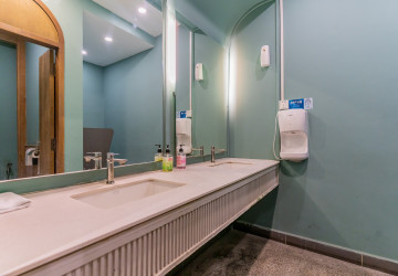 400 Sqm Retail Space For Rent - Beoung Raing, Phnom Penh thumbnail