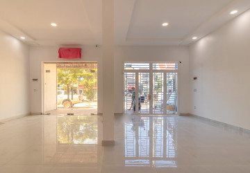 8 Bedroom Shophouse For Rent - Slor Kram, Siem Reap thumbnail