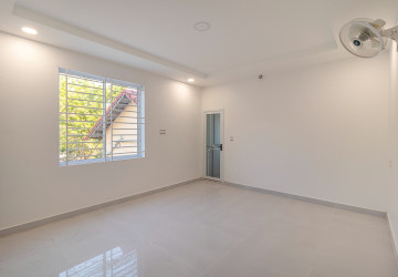 8 Bedroom Shophouse For Rent - Slor Kram, Siem Reap thumbnail