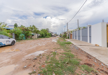 1,060 Sqm Warehouse For Rent - Kilometer 6, Phnom Penh thumbnail