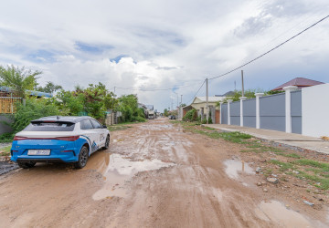 1,060 Sqm Warehouse For Rent - Kilometer 6, Phnom Penh thumbnail