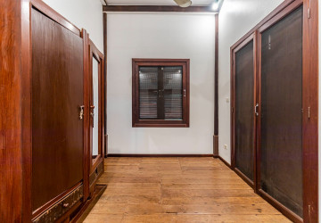 2 Bedroom Compound Wooden House For Rent - Sala Kamreuk, Siem Reap thumbnail