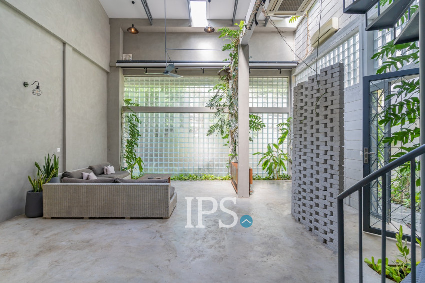 Renovated 2 Bedroom Townhouse For Rent - Tonle Bassac, Phnom Penh