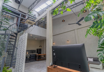 Renovated 2 Bedroom Townhouse For Rent - Tonle Bassac, Phnom Penh thumbnail