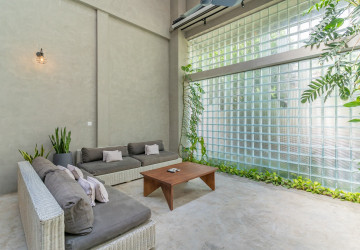 Renovated 2 Bedroom Townhouse For Rent - Tonle Bassac, Phnom Penh thumbnail