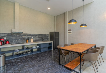 Renovated 2 Bedroom Townhouse For Rent - Tonle Bassac, Phnom Penh thumbnail