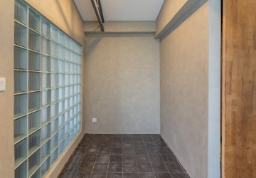 Renovated 2 Bedroom Townhouse For Rent - Tonle Bassac, Phnom Penh thumbnail