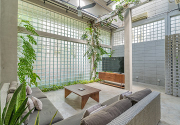 Renovated 2 Bedroom Townhouse For Rent - Tonle Bassac, Phnom Penh thumbnail