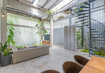 Renovated 2 Bedroom Townhouse For Rent - Tonle Bassac, Phnom Penh thumbnail
