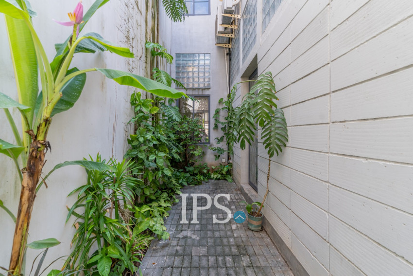 Renovated 2 Bedroom Townhouse For Rent - Tonle Bassac, Phnom Penh