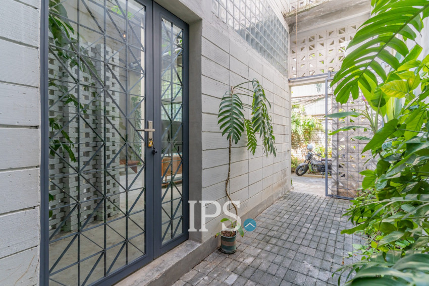 Renovated 2 Bedroom Townhouse For Rent - Tonle Bassac, Phnom Penh