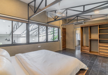 Renovated 2 Bedroom Townhouse For Rent - Tonle Bassac, Phnom Penh thumbnail