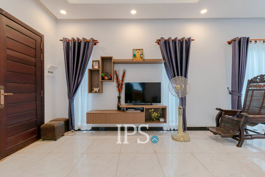 3 Bedroom Villa For Sale - Borey Tourism, Kandaek, Prasat Bakong, Siem Reap