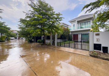 3 Bedroom Villa For Sale - Borey Tourism, Kandaek, Prasat Bakong, Siem Reap thumbnail