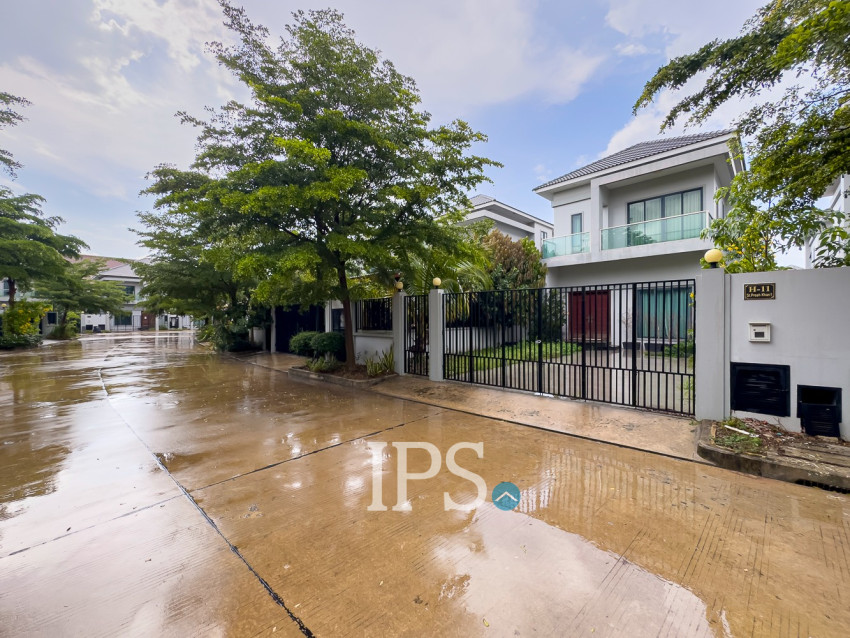 3 Bedroom Villa For Sale - Borey Tourism, Kandaek, Prasat Bakong, Siem Reap