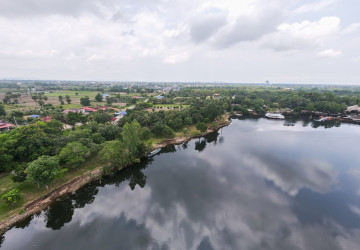 10,615 Sqm Land For Sale - Along Preaek Tuek Chu, Kampot Province thumbnail