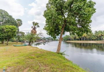 10,615 Sqm Land For Sale - Along Preaek Tuek Chu, Kampot Province thumbnail