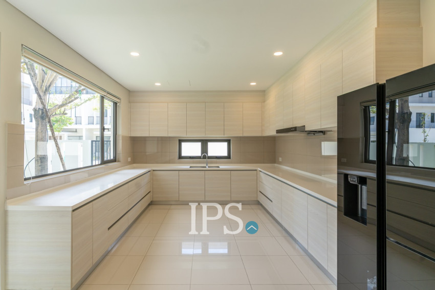 5 Bedroom Luxury Villa For Sale - Borey Chankiri, Preaek Kampues, Phnnom Penh
