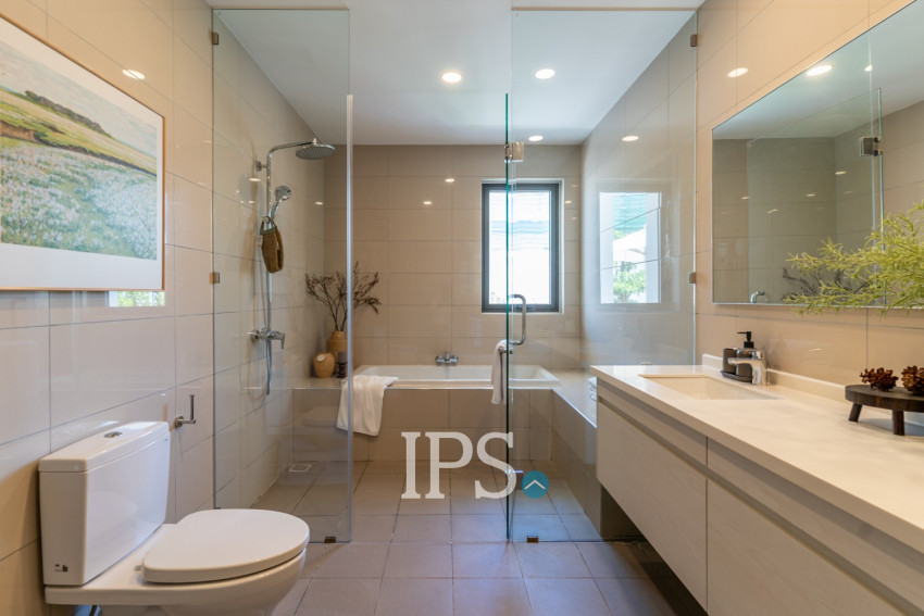 5 Bedroom Luxury Villa For Sale - Borey Chankiri, Preaek Kampues, Phnnom Penh
