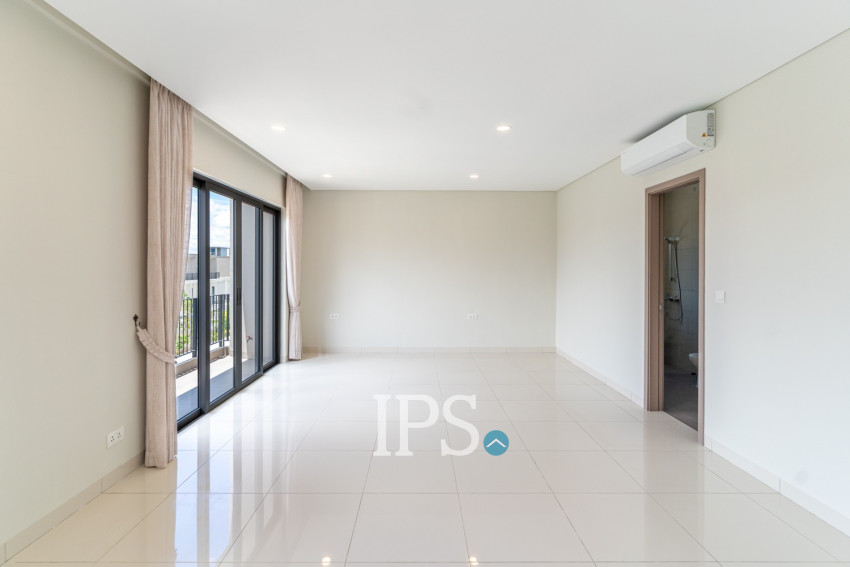 5 Bedroom Luxury Villa For Sale - Borey Chankiri, Preaek Kampues, Phnnom Penh