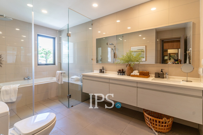 5 Bedroom Luxury Villa For Sale - Borey Chankiri, Preaek Kampues, Phnnom Penh
