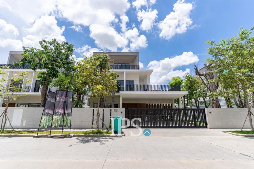 5 Bedroom Luxury Villa For Sale - Borey Chankiri, Preaek Kampues, Phnnom Penh