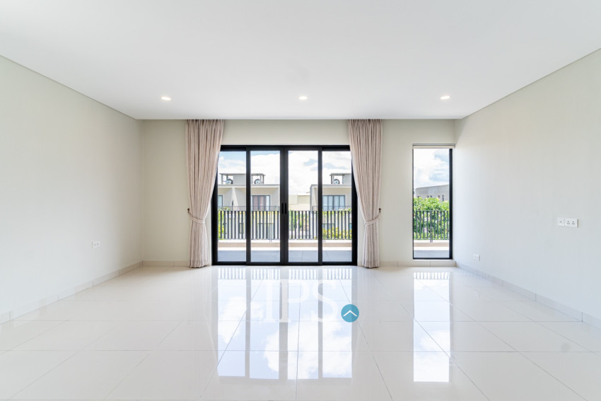 5 Bedroom Luxury Villa For Sale - Borey Chankiri, Preaek Kampues, Phnnom Penh